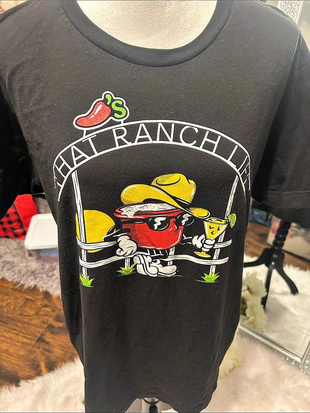 Chili's That Ranch Life T-Shirt Graphic Short Sleeve Tee Size Large